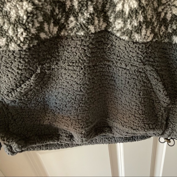 Winter Pattern Half Zip Pullover - Picture 3 of 4